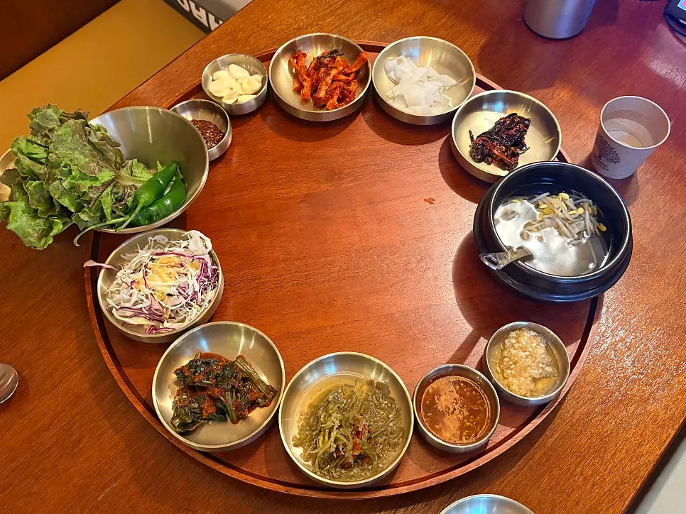 Components of the fried jokbal set order