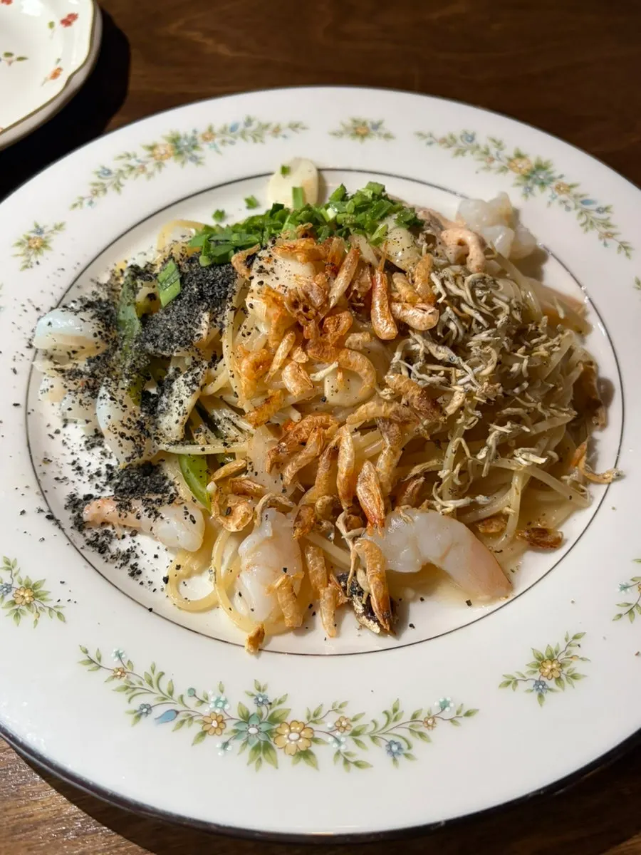 Osaka niboshi shrimp oil pasta