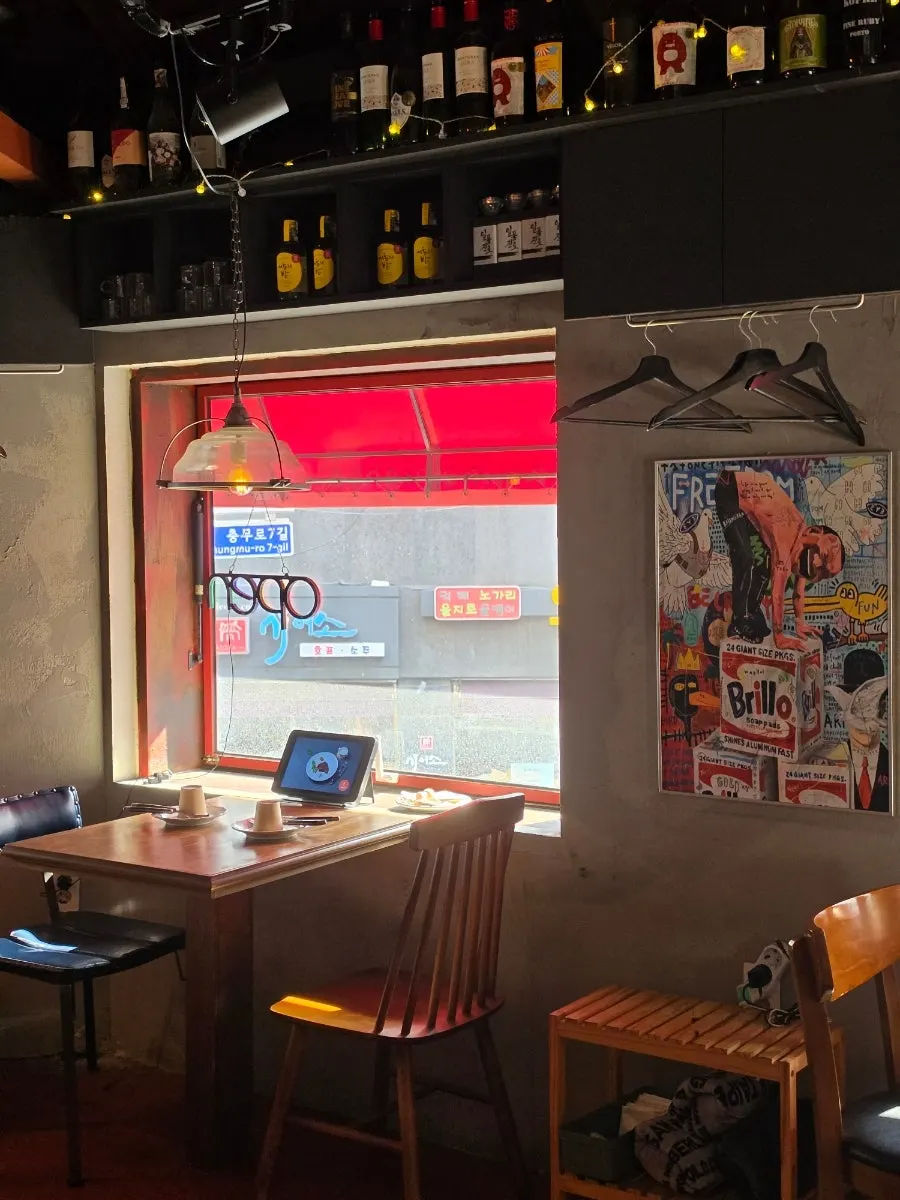 Atmosphere of the window seats at Hey Jinny