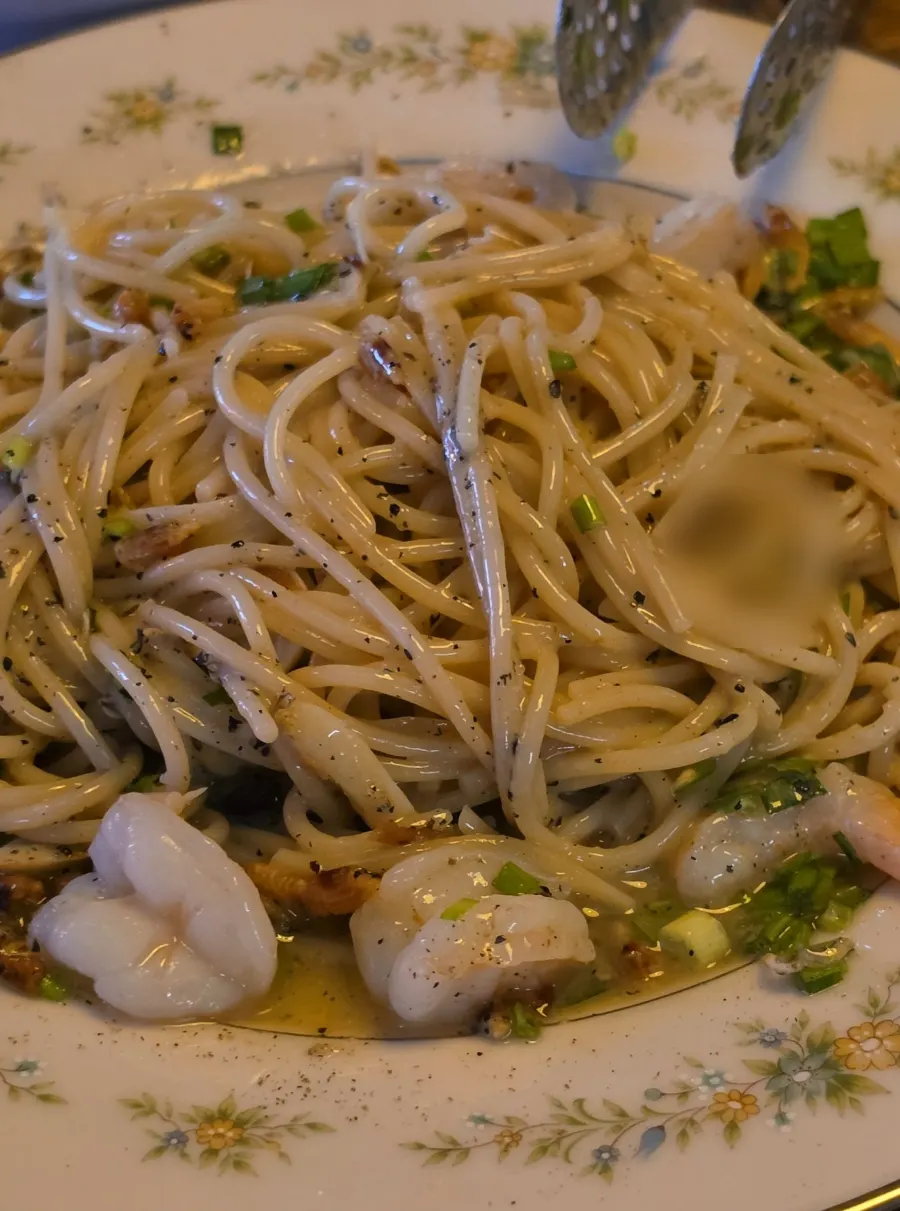 Osaka niboshi shrimp oil pasta