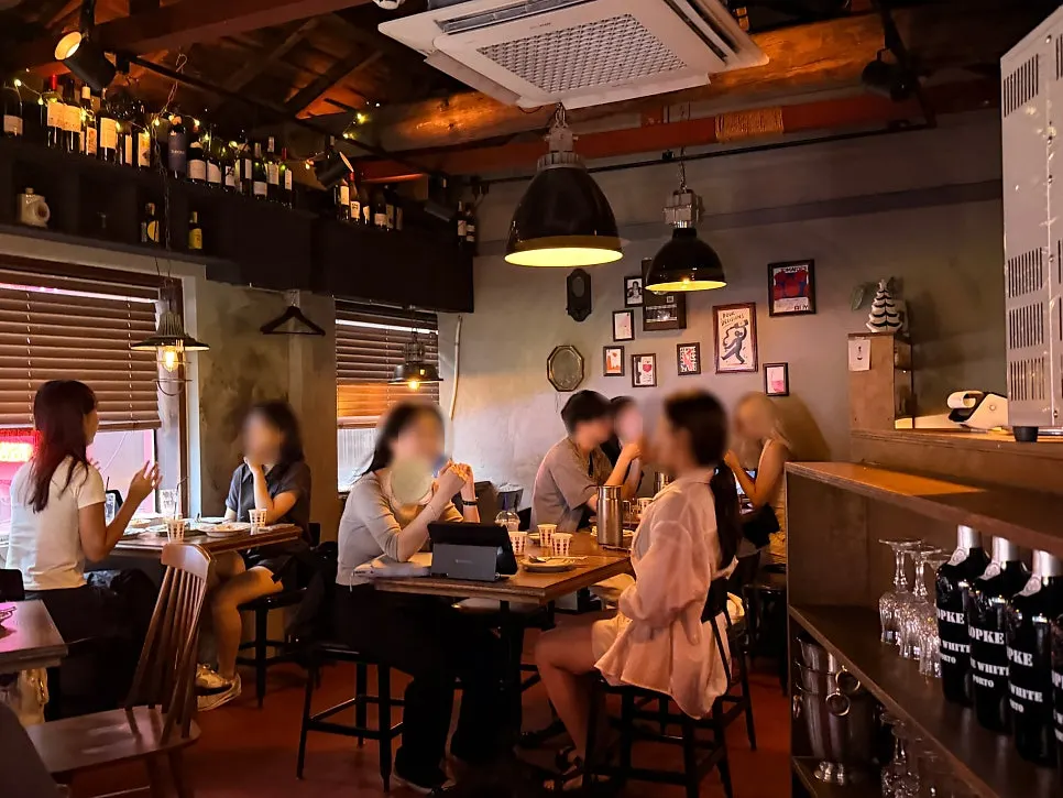 Table at Hey Jinny with food and drinks
