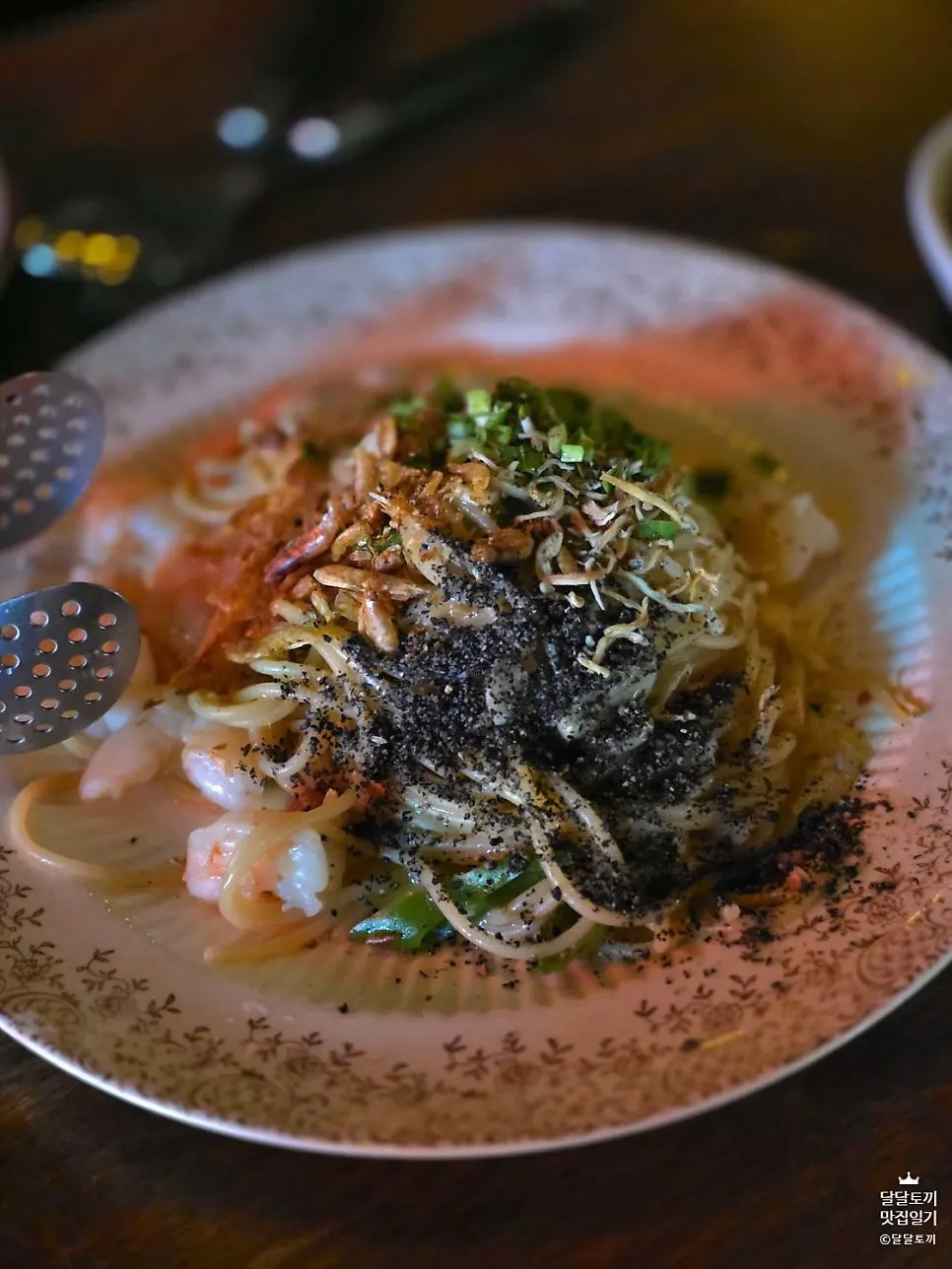 Osaka niboshi shrimp oil pasta