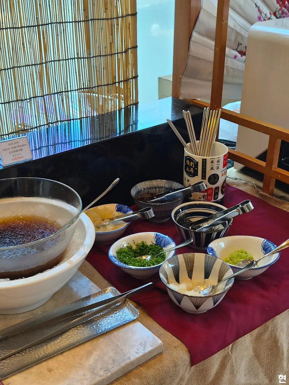A plate of marinated grilled eel