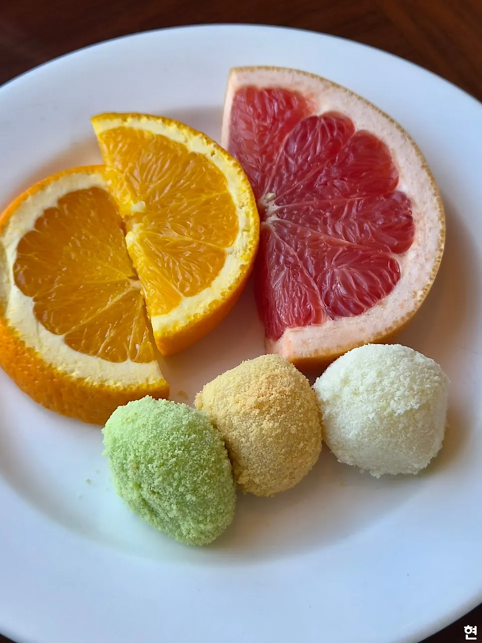 Fruit and tteok for dessert