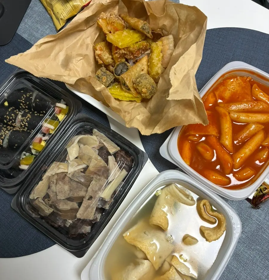 Korean snack-food visit at Hyeonseoni-ne Cheonggye Instant Branch