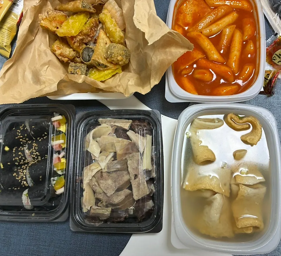 Sundae included in the Hyeonseoni Combo