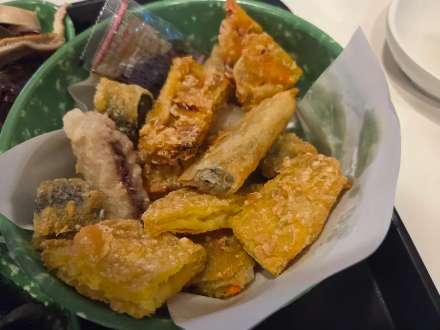 Moist, well-cooked organs served on the side