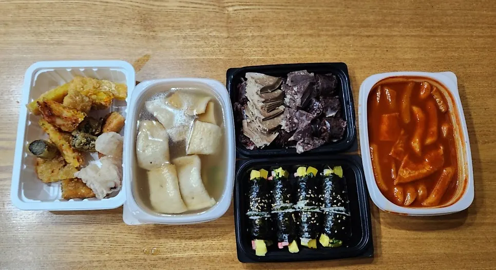 집에서 뜯어 차린 현선이네 콤보세트 한 상