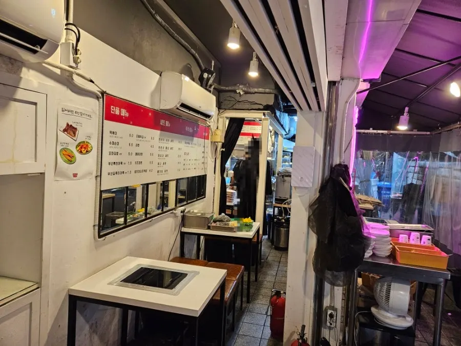 Old-fashioned street cart atmosphere inside the snack bar
