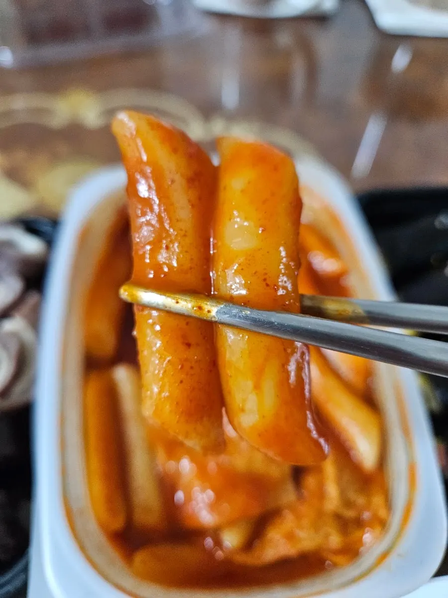 Nostalgic mild tteokbokki with soft rice cakes