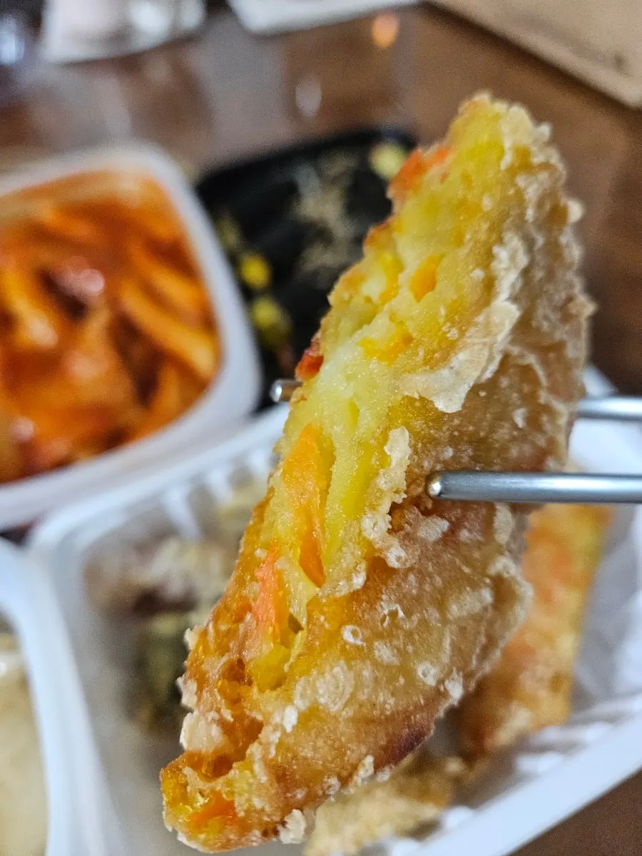 Crispy fried gimmari rolls