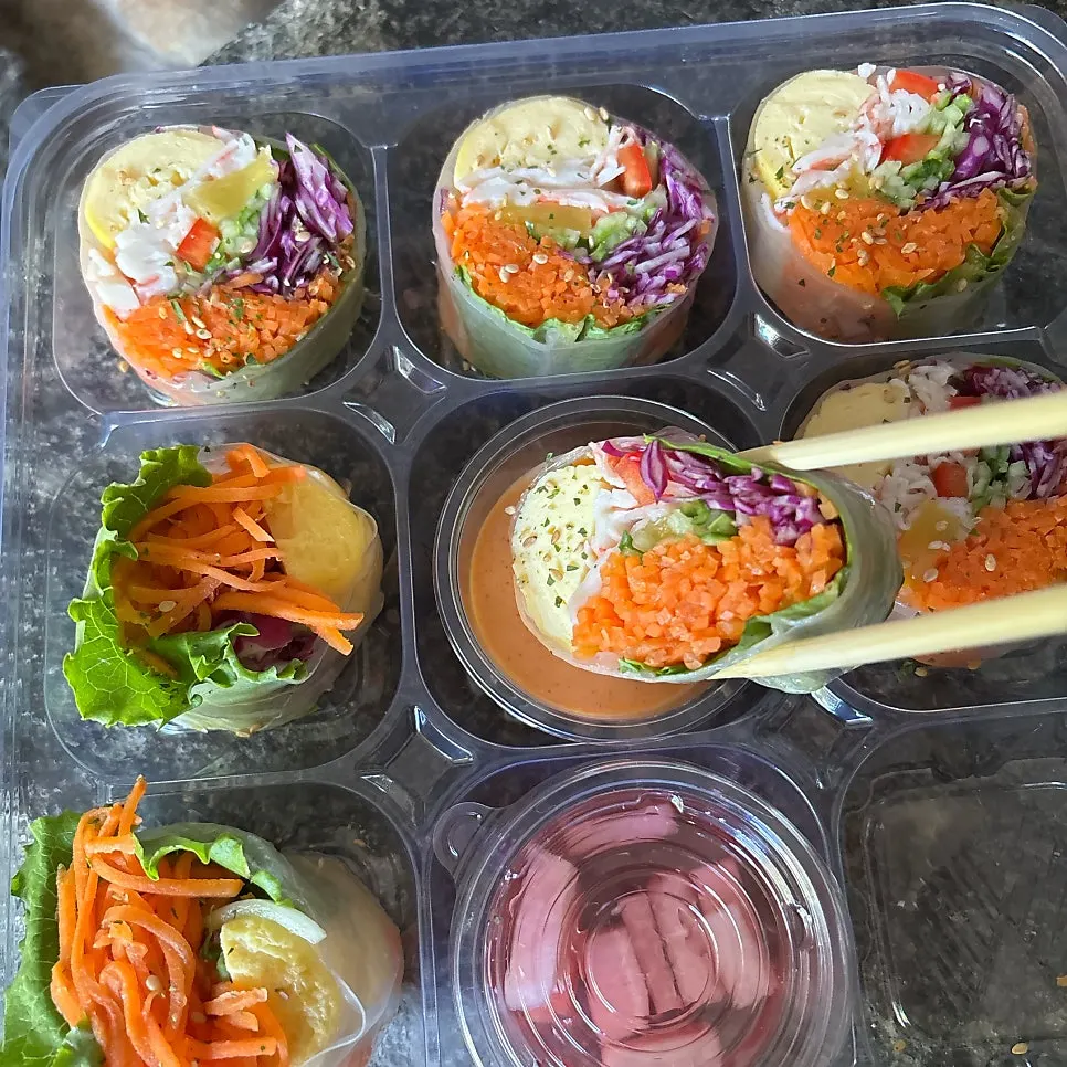 Keto gimbap and summer rolls packed for an Euljiro lunch