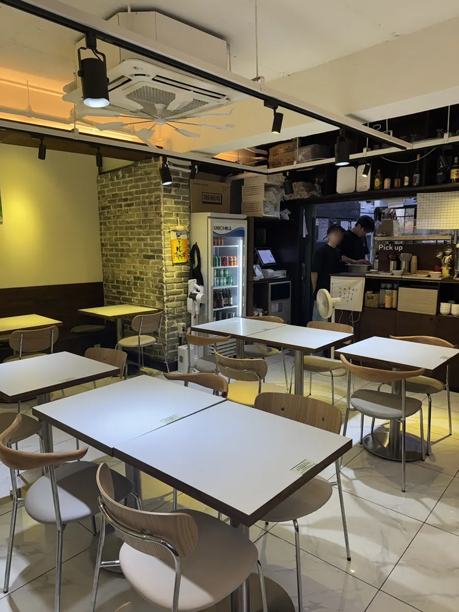 View of the 29 Tamago store with window seating