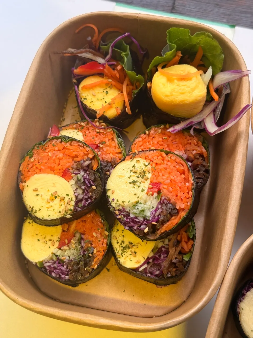 Colorful cross-section of keto vegetable gimbap