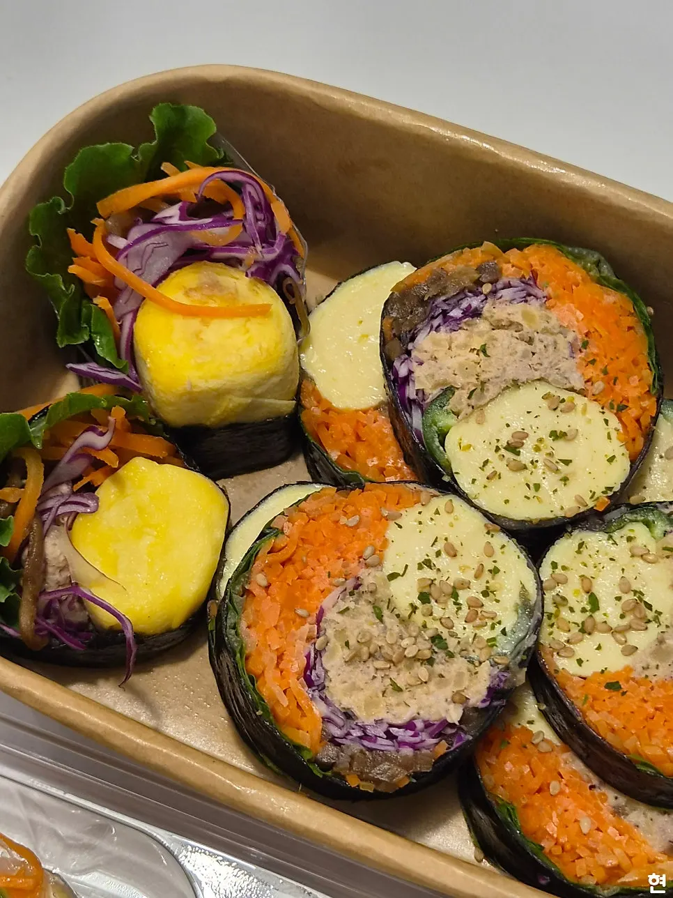 키토 참치김밥 단면