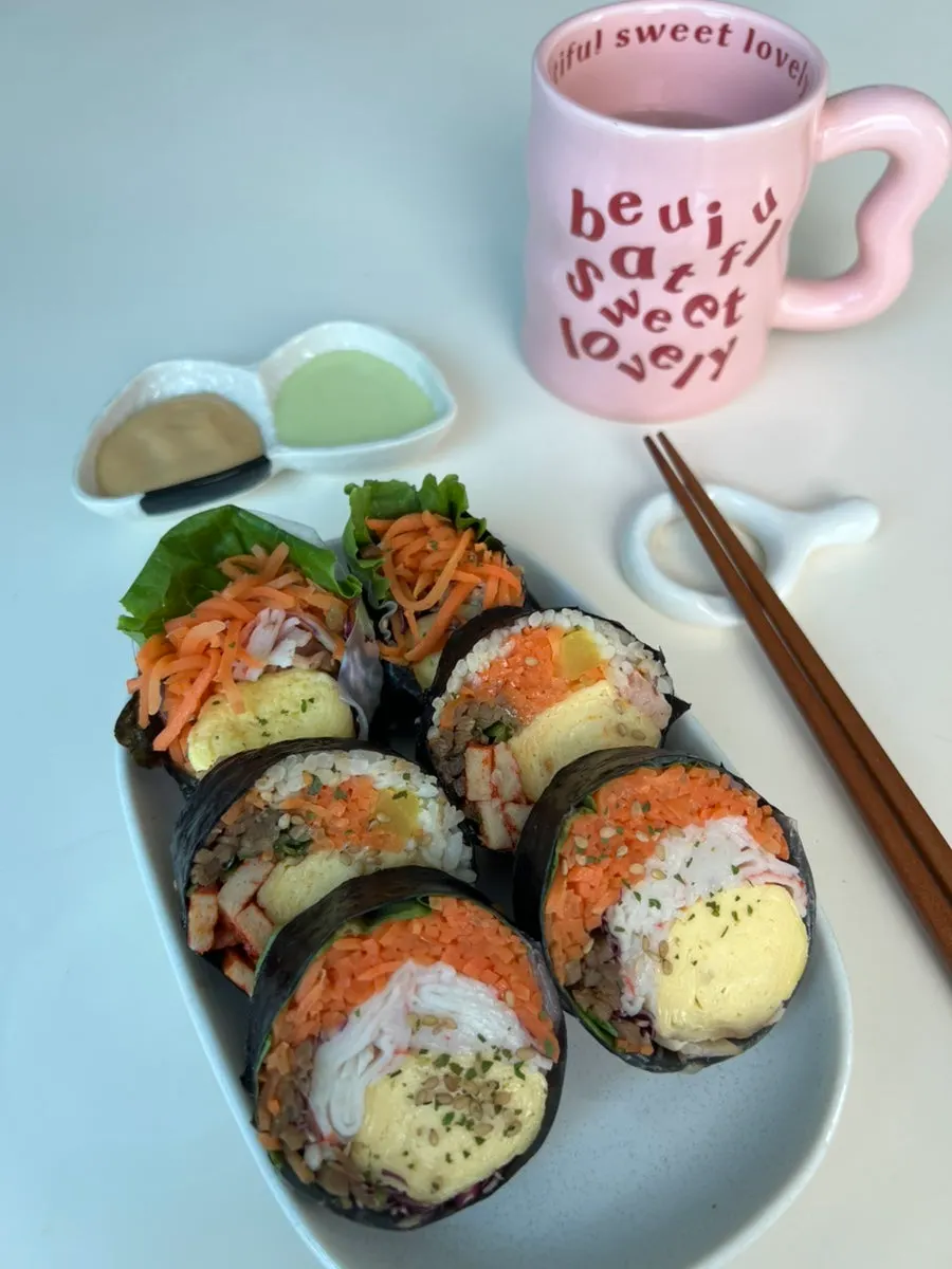 Cross-section of the keto tuna gimbap packed with filling