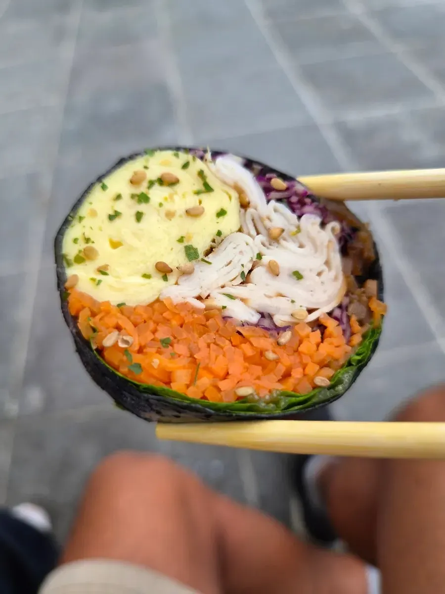 계란이 보이는 키토김밥 단면
