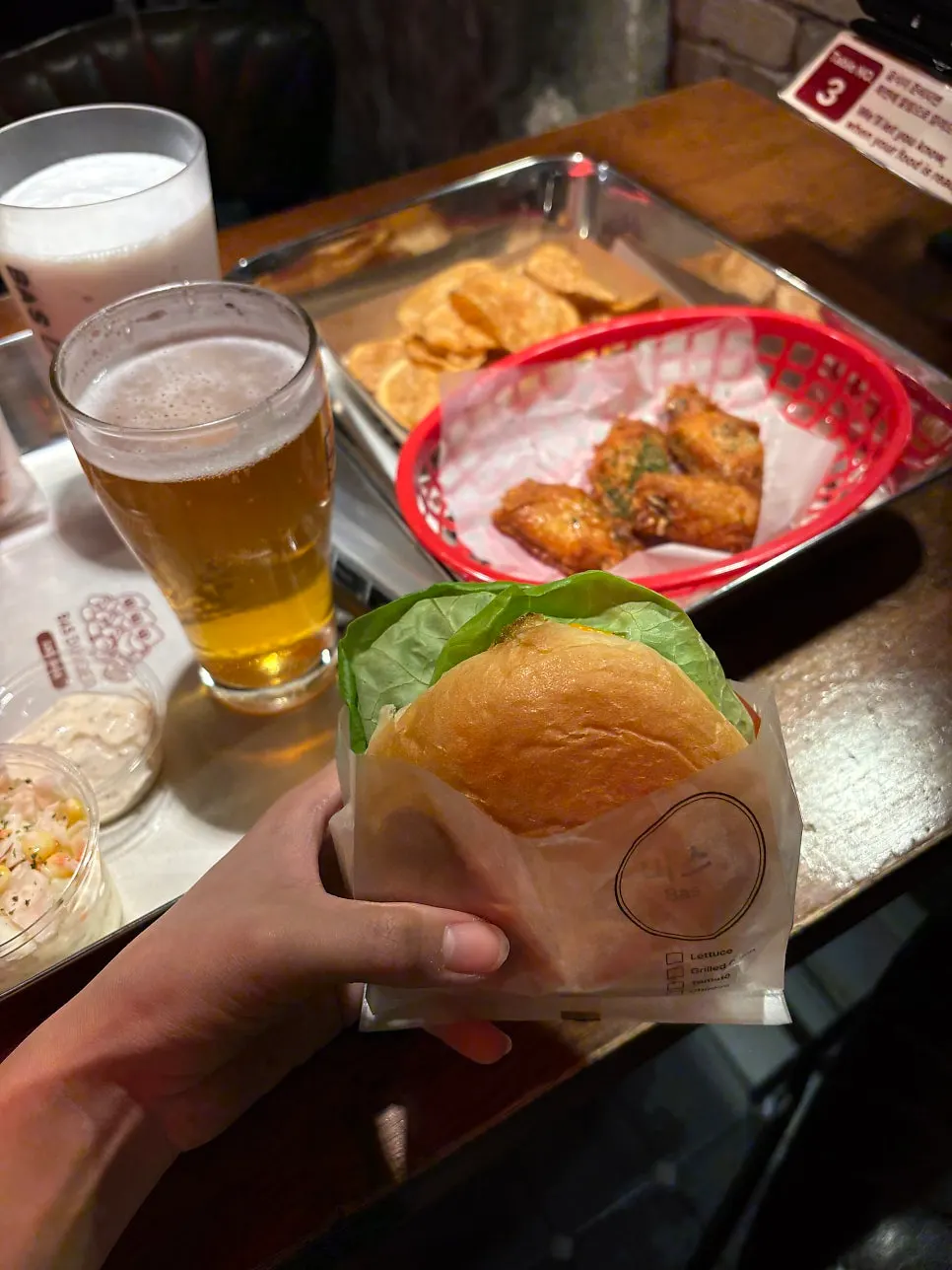 BAS Burger set and à la carte burger