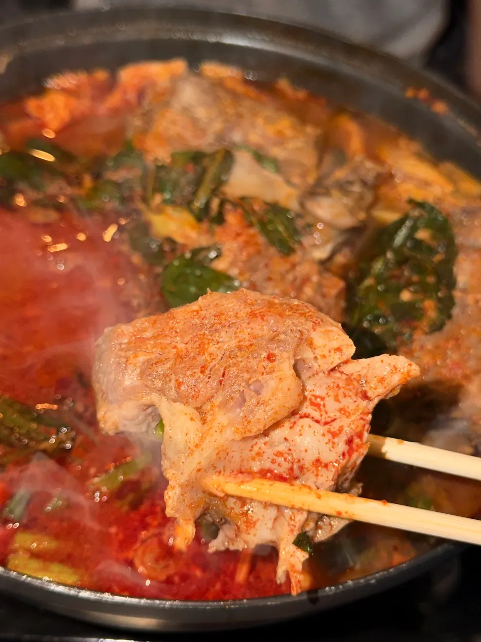 식사를 마친 을지백탄뼈구이 테이블