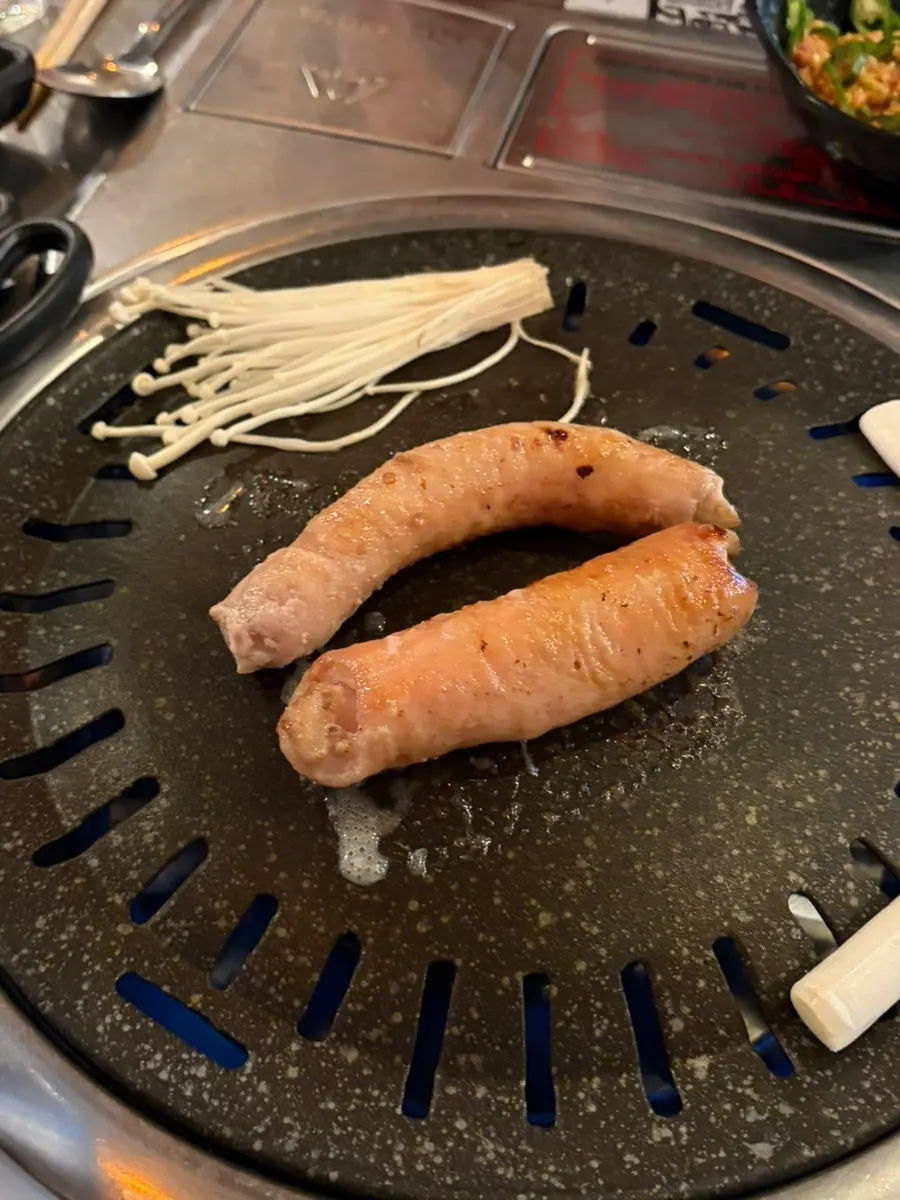 불판에서 굽는 초벌 막창