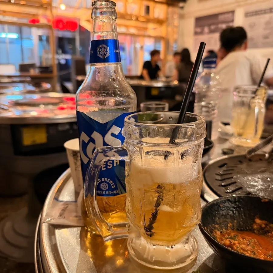 남은 하이볼에 맥주를 섞은 잔