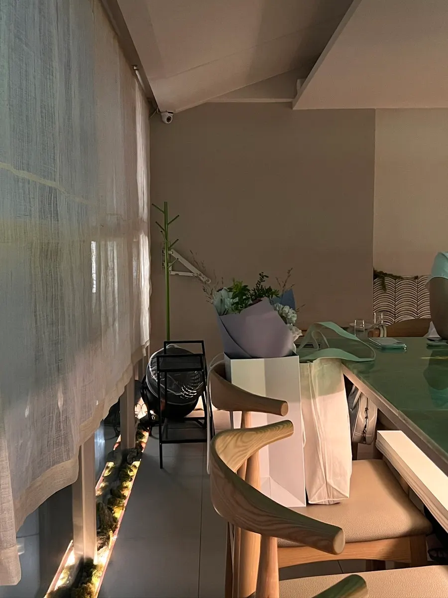 Moss interior inspired by an urban resting place