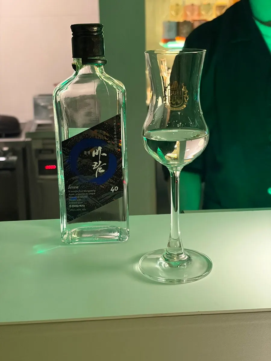 Mungyeong Baram Baekja apple distilled spirit