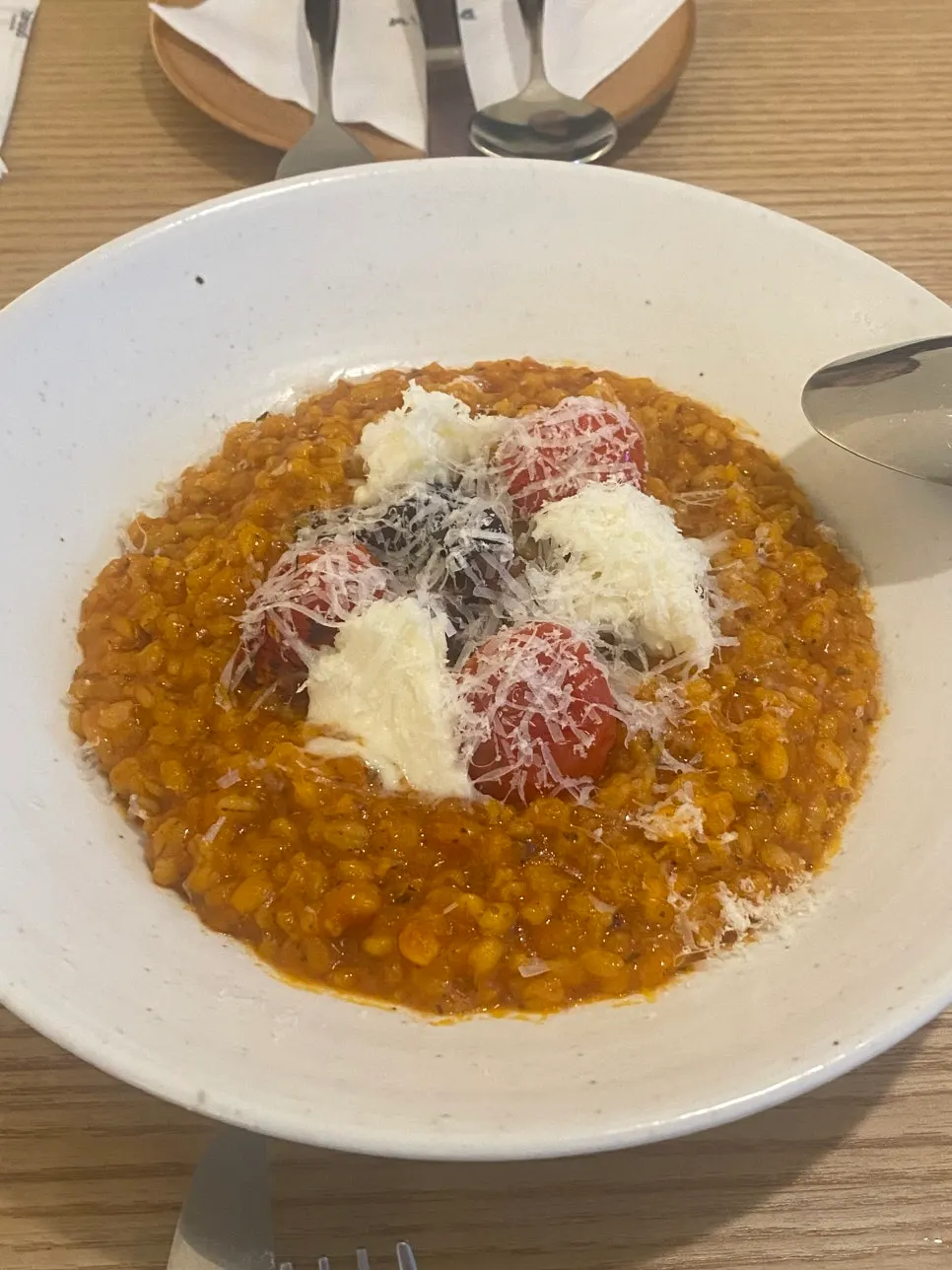 Garden tomato risotto with cheese