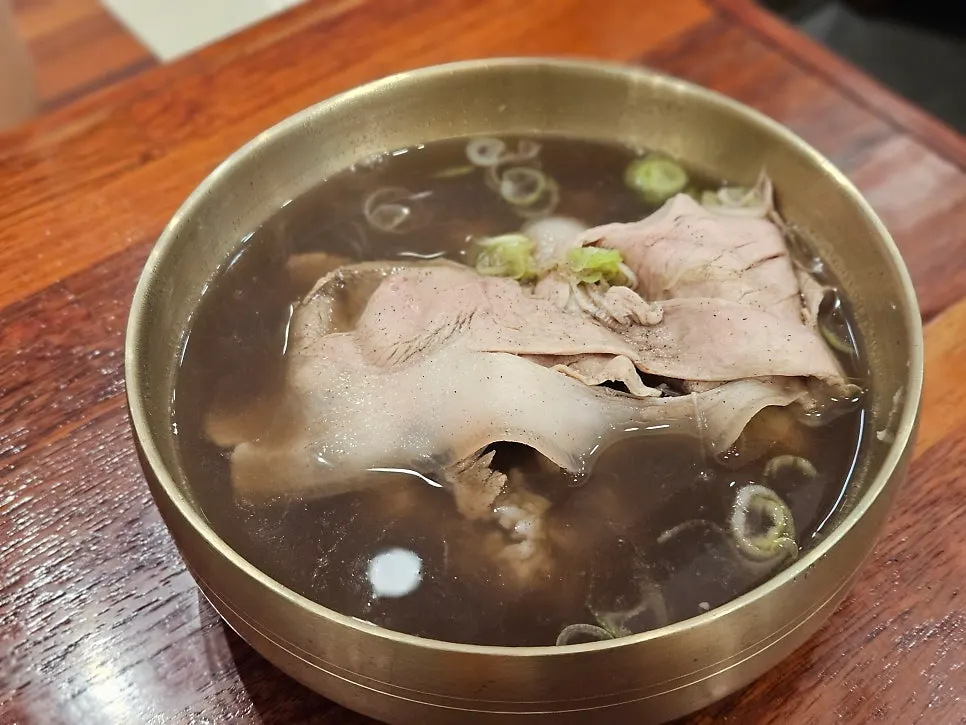 토렴한 밥과 돼지곰탕