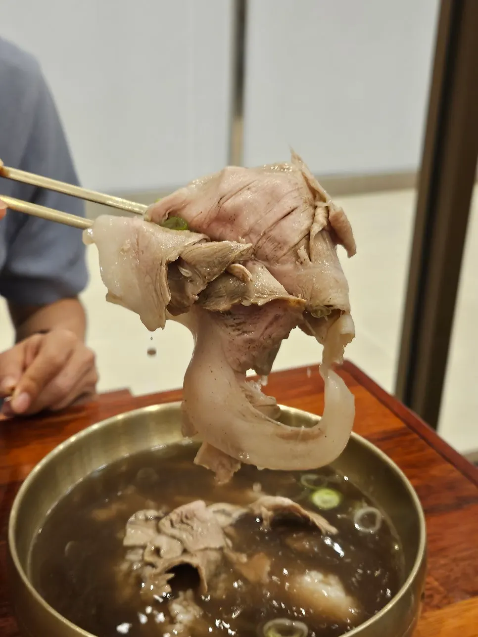 약재를 넣은 약곰탕
