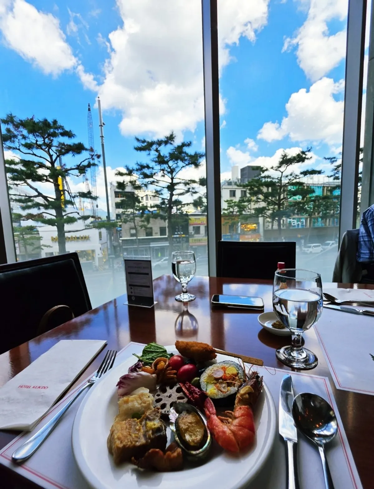 Hotel Kukdo Patio lunch buffet featured photo