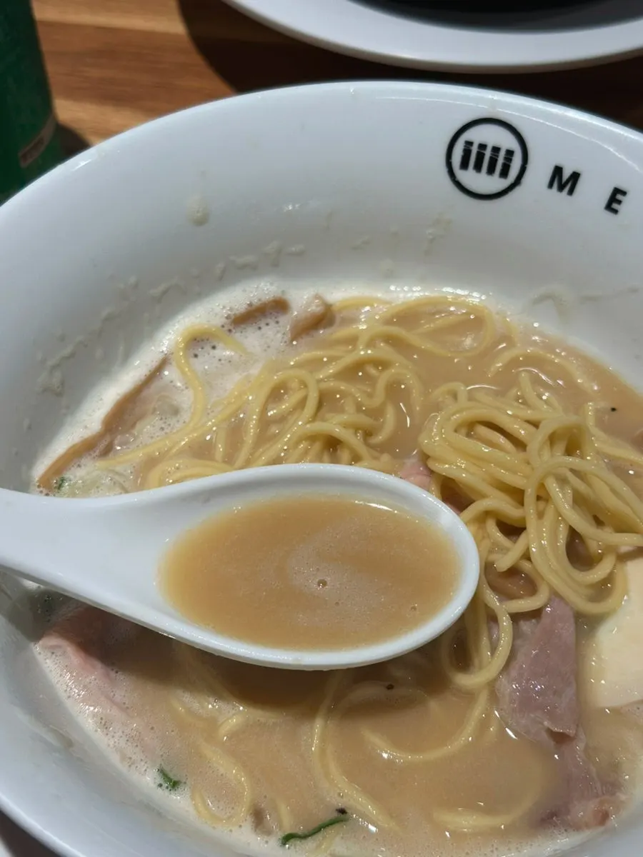 Chopped onion in tori paitan
