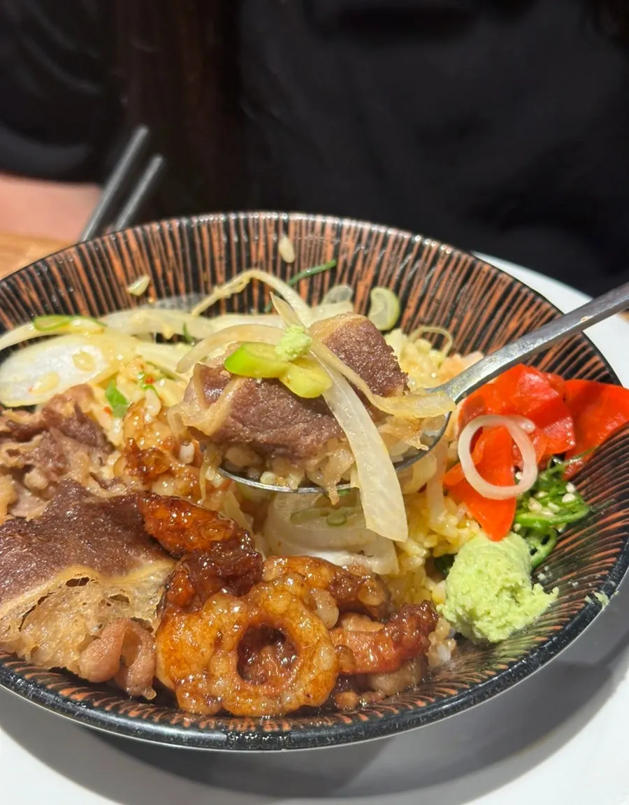 Beef large intestine with wasabi and onion