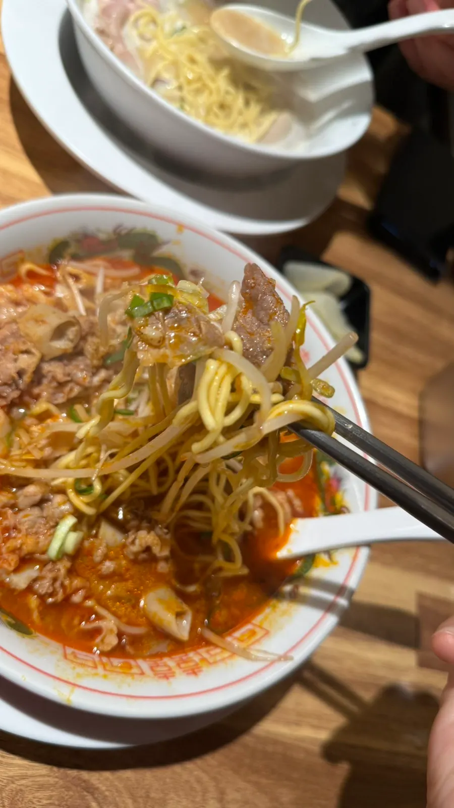 모츠라멘 곱창 건져 올린 모습