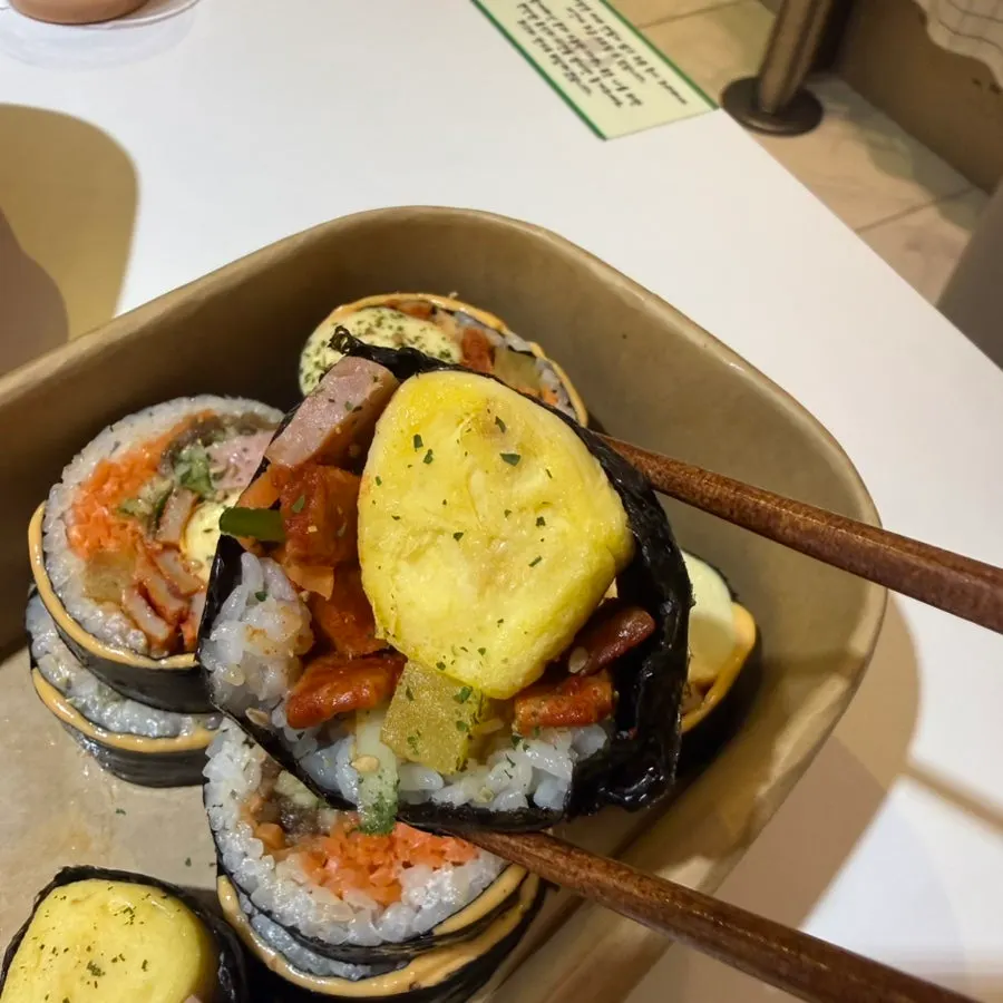 매콤어묵 김밥 구성