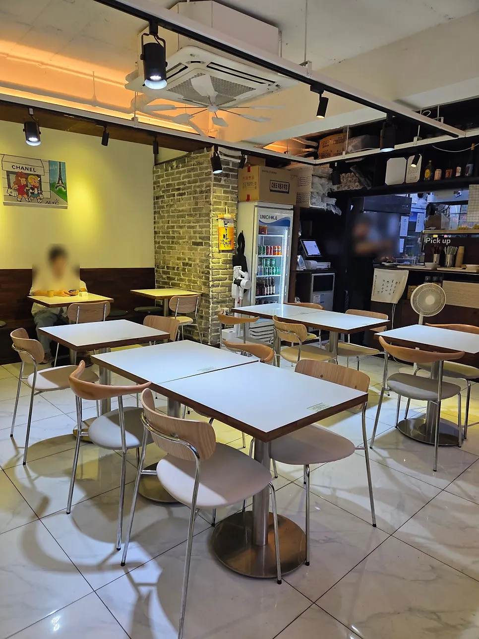 Interior seating at 29 Tamago Euljiro Branch