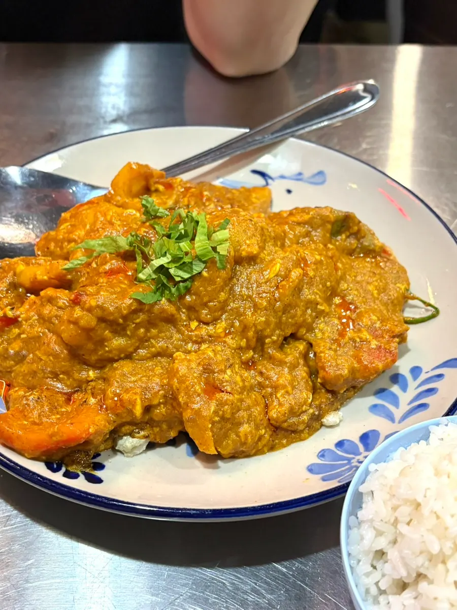 Coconut curry sauce with bell peppers