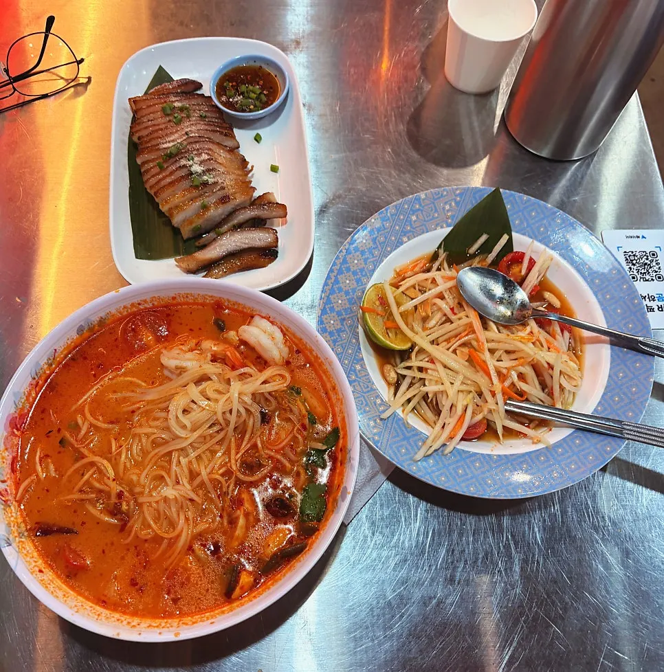 Thai-style decor inside Kkai 9