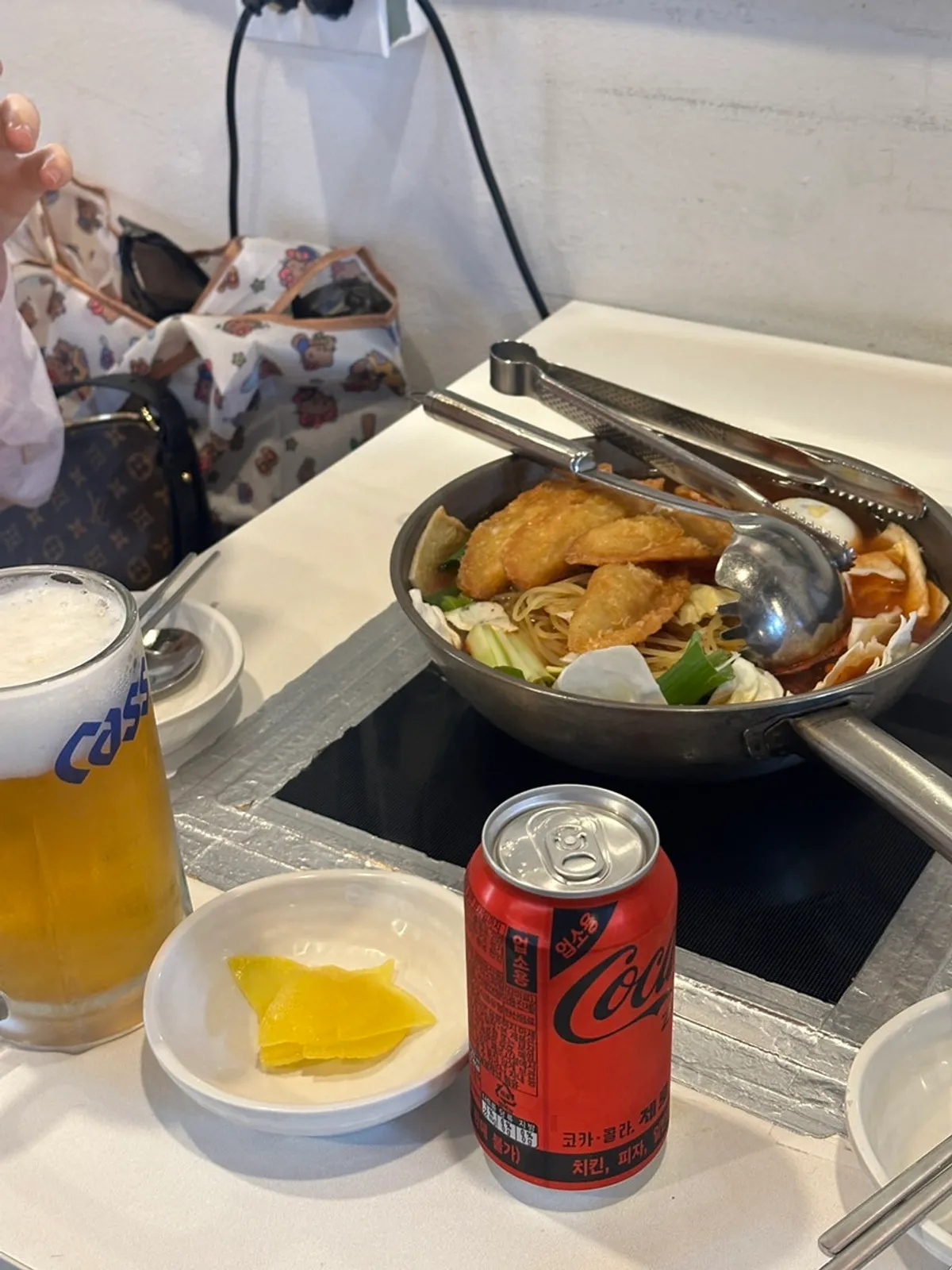 Hyeonseoni-ne's instant tteokbokki topped with extras