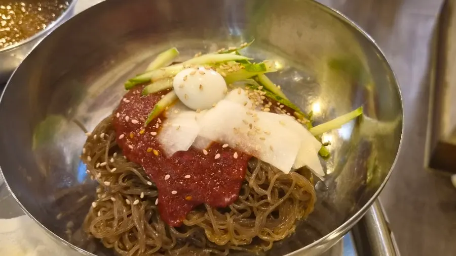 불판에 남은 항정살과 갈매기살