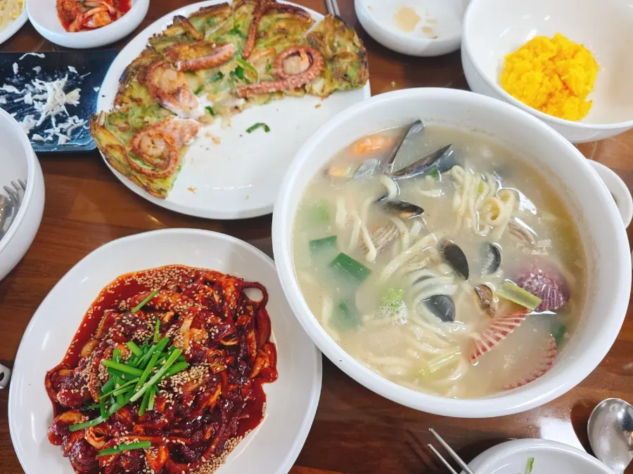 A bowl of spicy stir-fried octopus