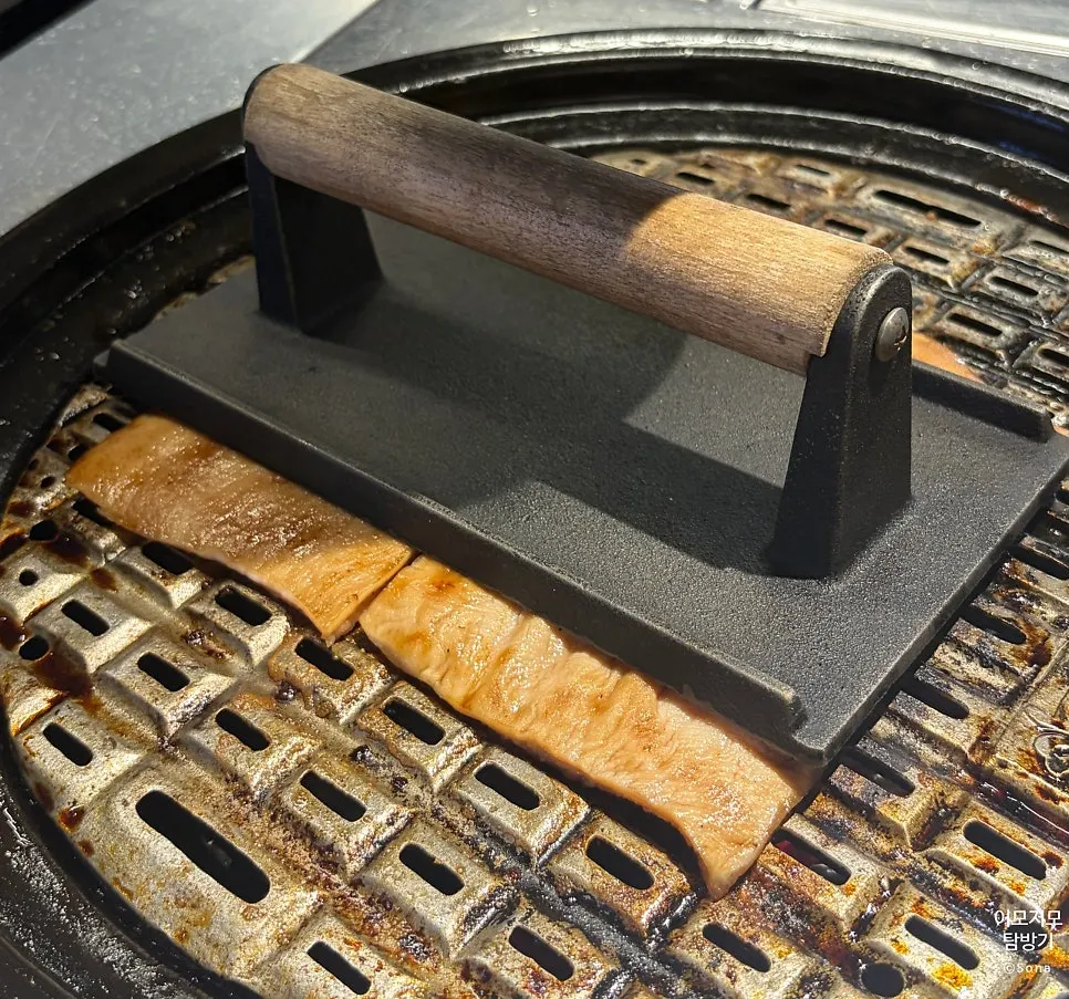 Handmade pork skin pressed and grilled with a cast-iron plate