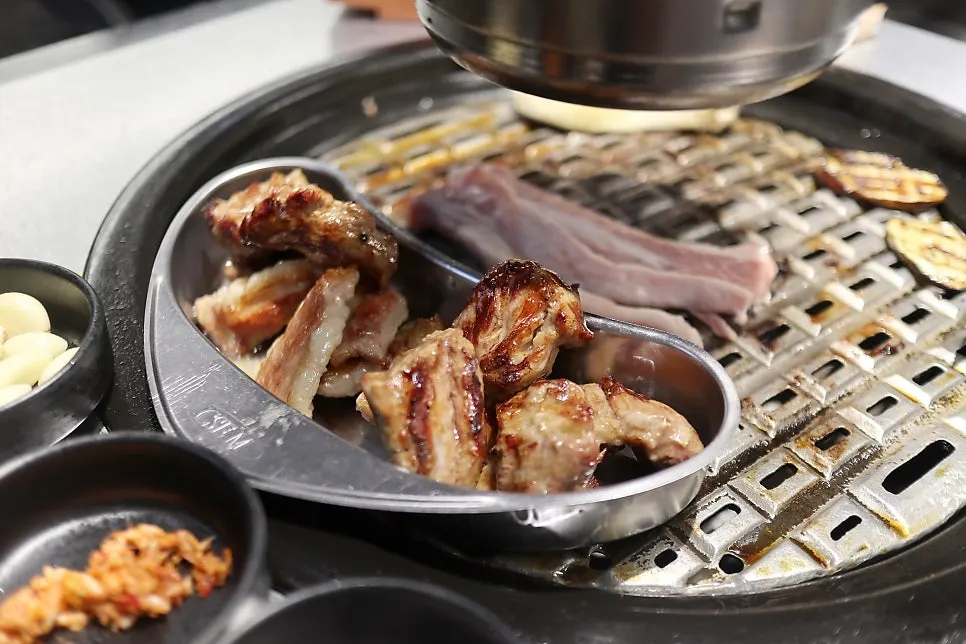 직원이 구워주는 삼겹살