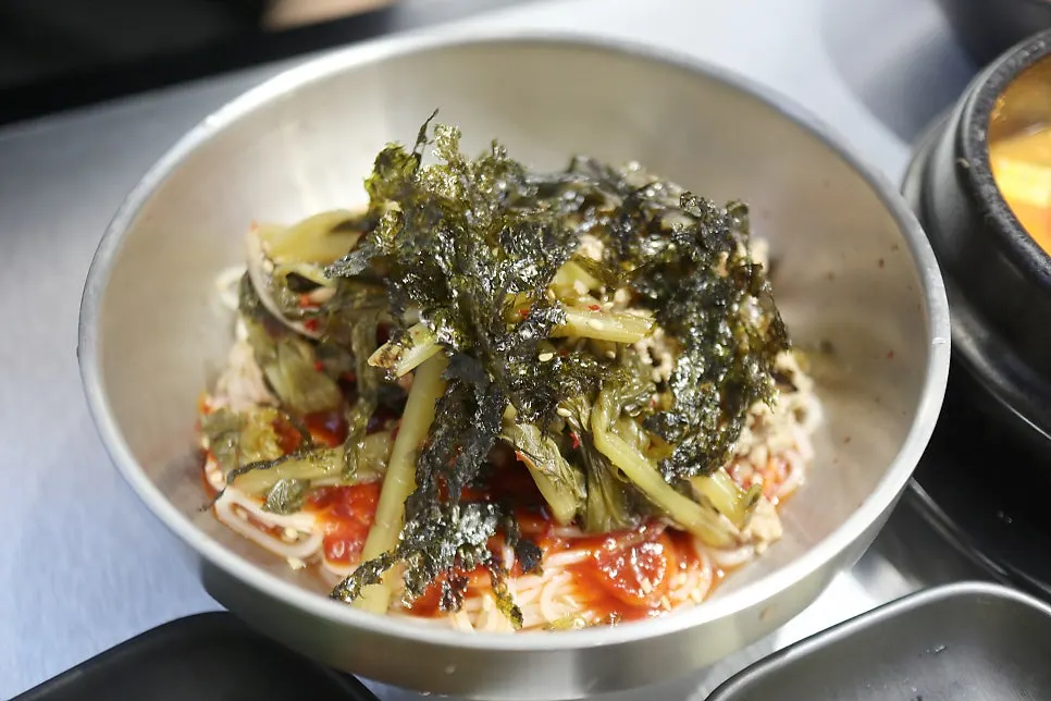 육쯥 된장찌개와 고기밥