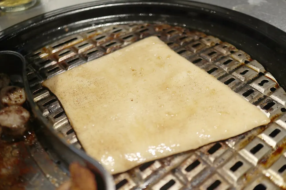 비벼 놓은 열무 비빔국수