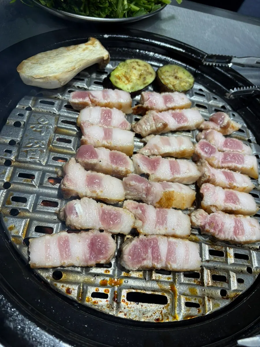 특허 불판 위에서 익어가는 삼겹살