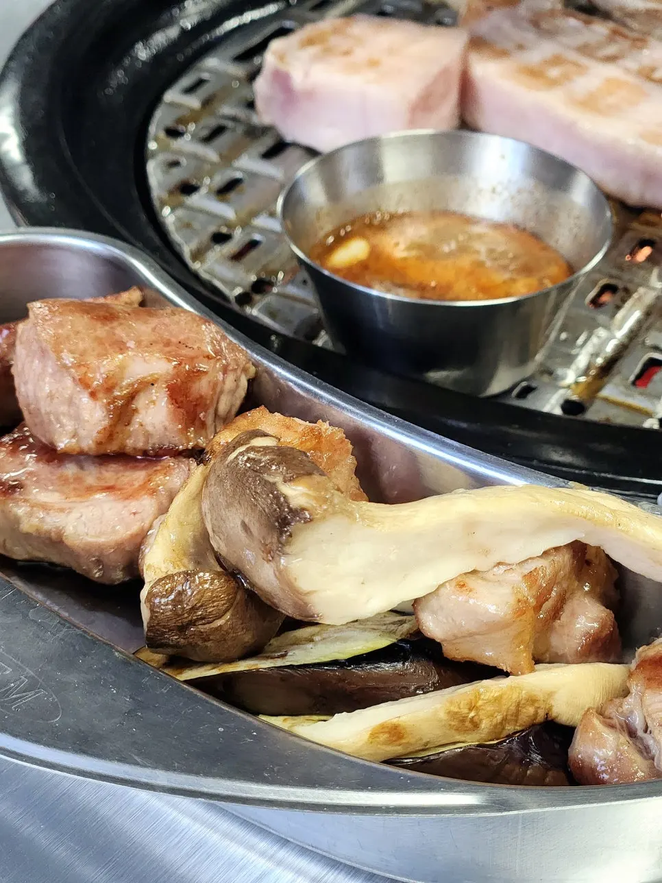 백김치에 싸 먹는 지리산 숙성돼지
