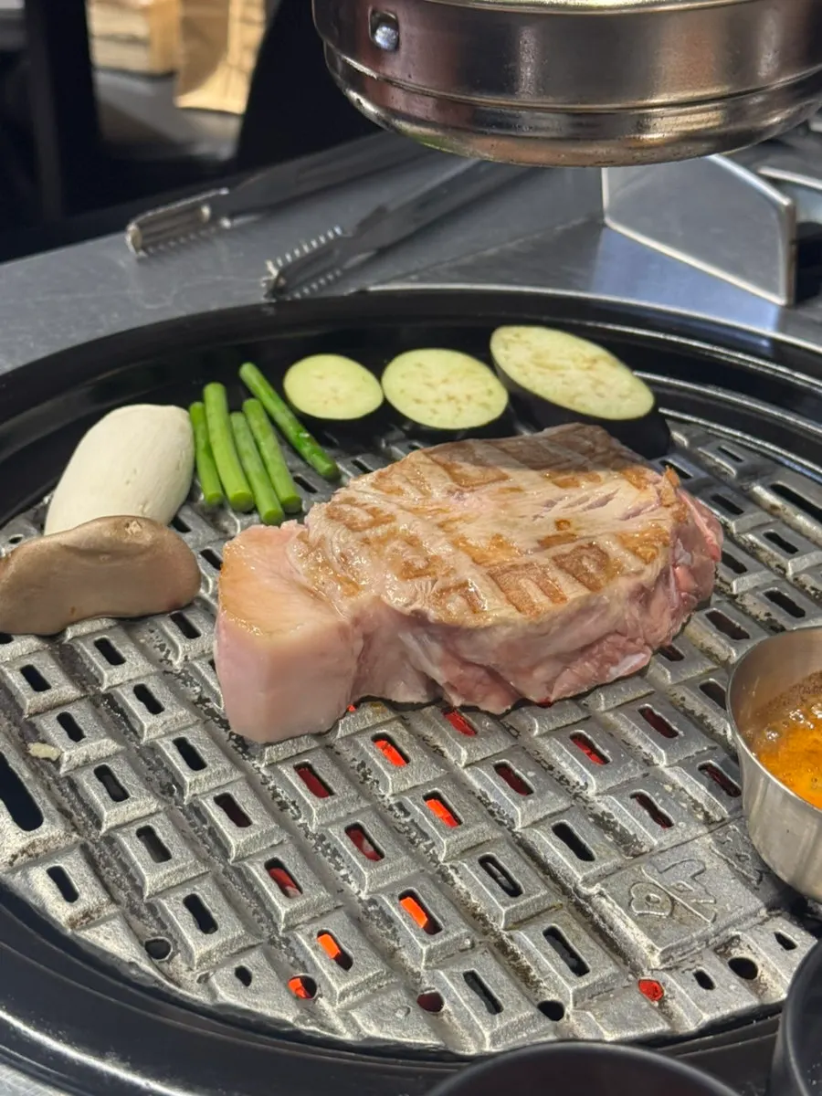 두툼하게 나온 육쯥 목살