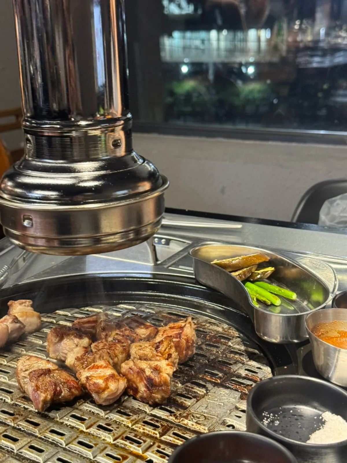 직원이 구워준 육쯥 목살 단면