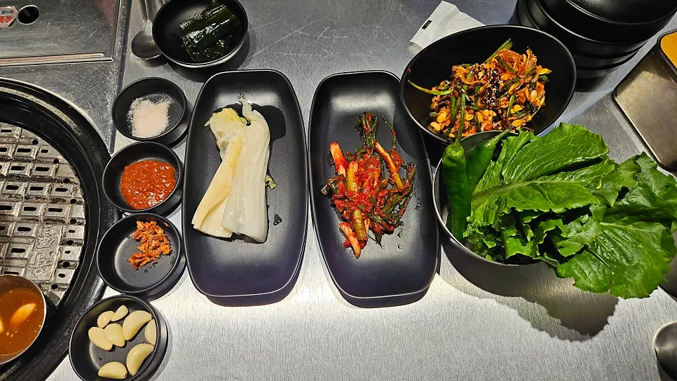 Basic side dishes set out at Yukjjip